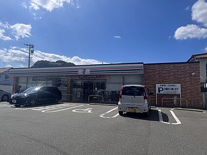 セブン-イレブン 福岡友丘３丁目店 800m(10分)