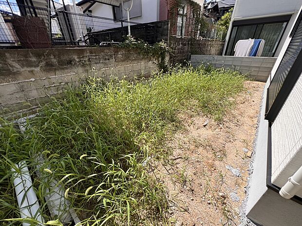 【庭】物件南西側にはお庭もございます(2号棟)