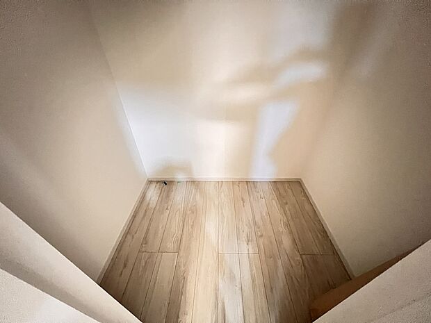 【ウォークインクローゼット】ウォークインクローゼットはリビングと2階の7.5帖の洋室に設置