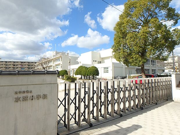 太宰府市立水城小学校(約1,600m・徒歩20分)