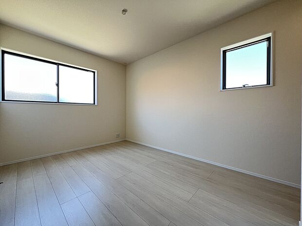 【洋室】洋室6帖　2階の居室は全室6帖以上のゆとりある間取りです