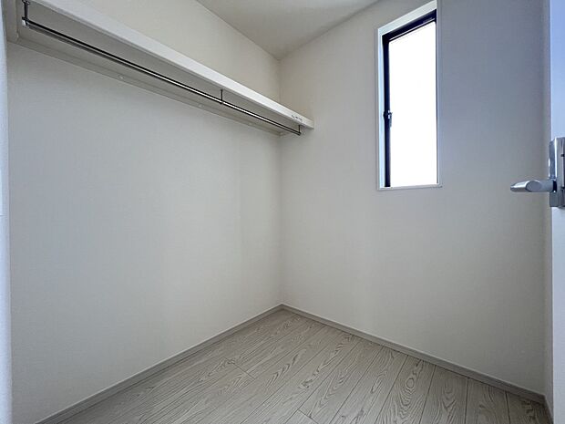 【収納】2階にはファミリークロークをご用意しました(3号棟)