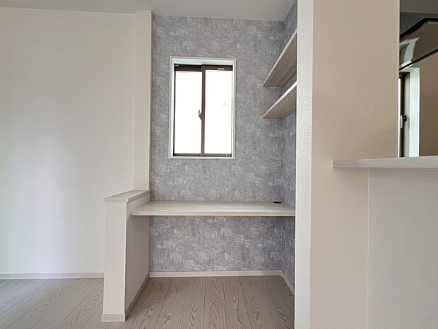 【リビング】リビングにはスタディカウンターを設けました(1号棟)