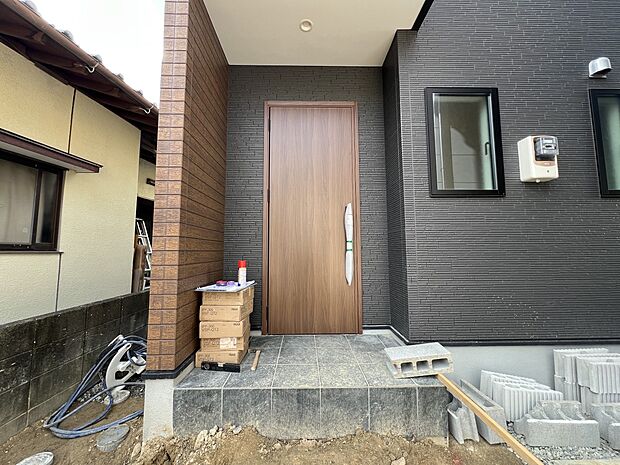 【玄関】玄関アプローチ(1号棟)