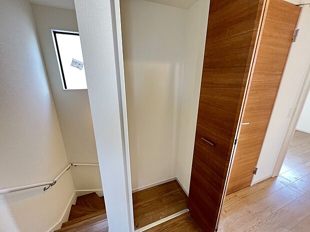 【収納】2階ホール収納スペース(1号棟)