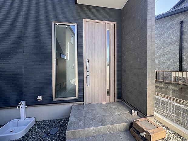 【玄関】玄関アプローチ部分(3号棟)