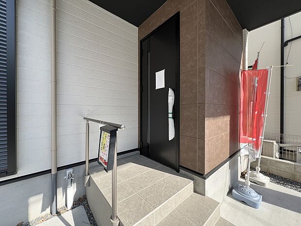 【玄関】玄関アプローチ(2号棟)