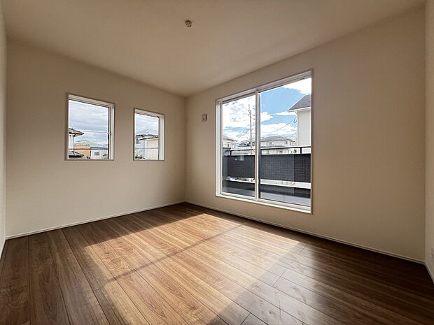 【洋室】洋室5.25帖 こちらもバルコニー付き!南に面した明るいお部屋です(1号棟)