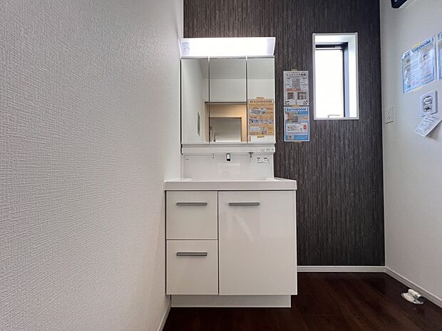 【洗面台・洗面所】三面鏡仕様の洗面化粧台