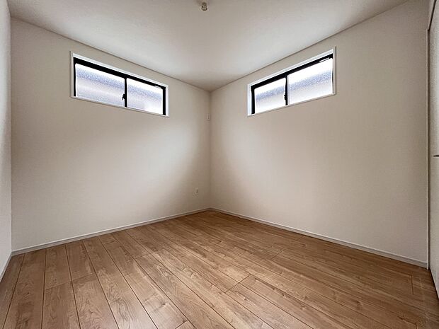 【和室】洋室3.7帖 お子さまのお部屋としてもお使いいただけます(2号棟)