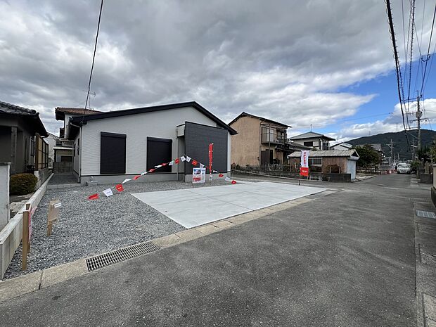 【前面道路含む現地写真】前面道路:南側4m公道