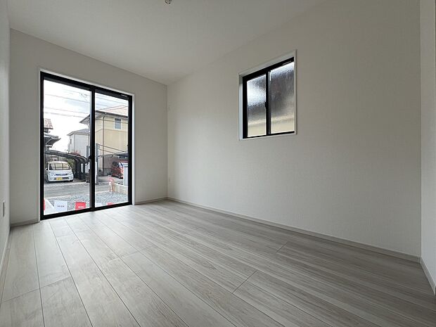 【洋室】洋室6.1帖 南向きの明るいお部屋です