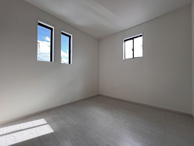 【洋室】洋室5.2帖 2面採光の明るい居室です