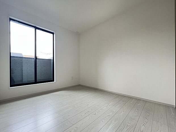 【同仕様写真(その他内観)】洋室5.2帖 こちらの居室もウォークインクローゼット、バルコニー付です(同仕様)