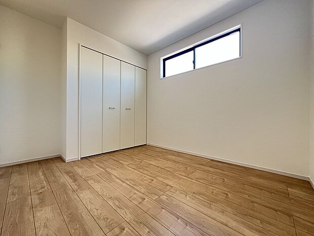 【同仕様写真(その他内観)】洋室5帖 2階には洋室を4部屋ご用意しました(2号棟同仕様)