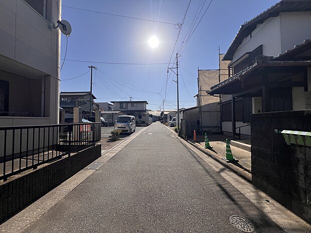 【前面道路含む現地写真】前面道路:南東側4m公道