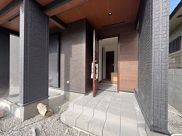 【玄関】玄関アプローチ(2号棟)