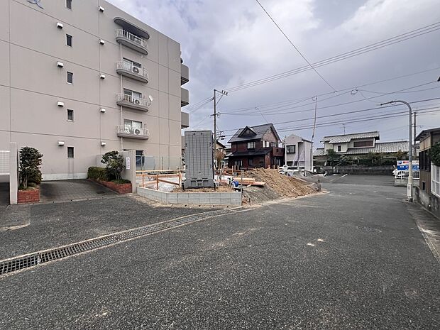 【前面道路含む現地写真】南西側5m公道、北西側4m公道