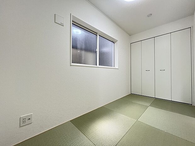 【同仕様写真(その他内観)】リビング続き間の和室4.5帖　収納スペース付き(3号棟同仕様)