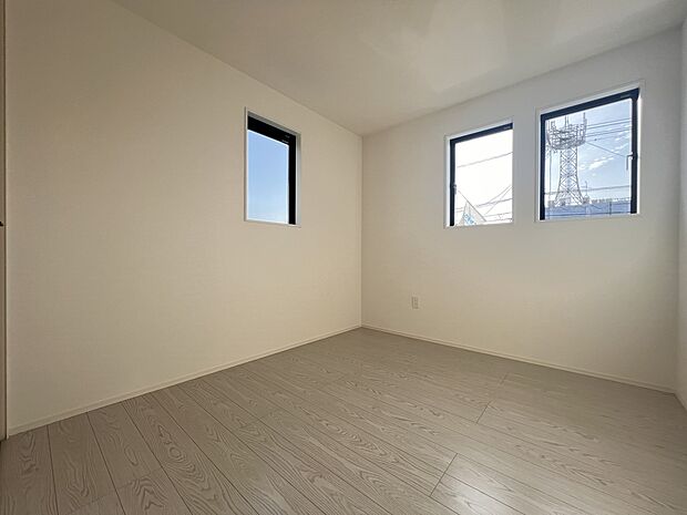 【洋室】洋室5.2帖　お子さまの居室にちょうど良い広さ！