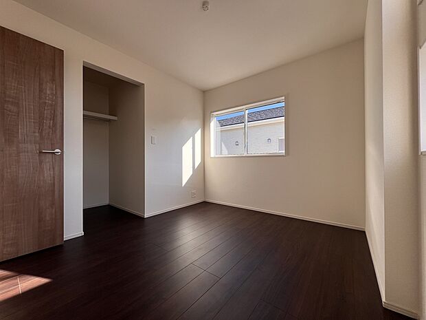 【洋室】洋室5.39帖　ウォークインクローゼット付　お子さまのお部屋としてもお使いいただけます（2号棟）