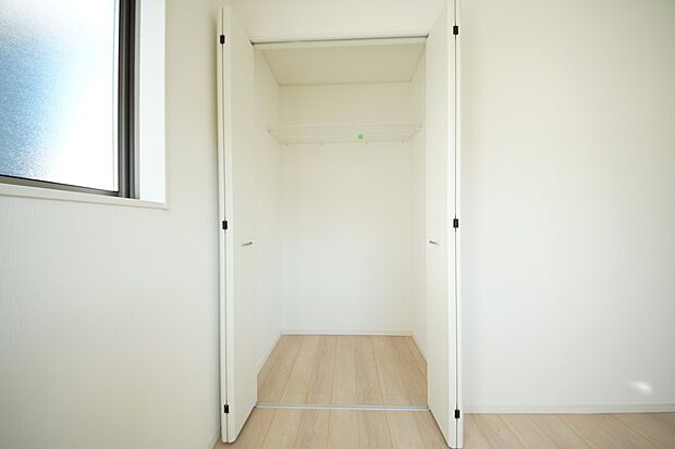 【同仕様写真(その他内観)】洋室4.5帖　収納スペース(2号棟同仕様)