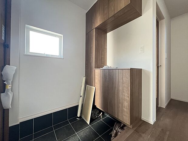 【玄関】玄関にはシューズボックスを設置しました