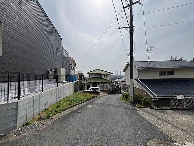 【前面道路含む現地写真】接道：北側4.1ｍ公道