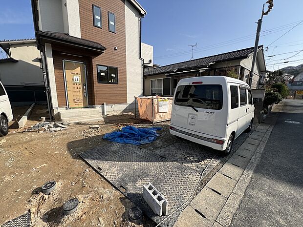 【現地外観写真】全2棟現地 左:A号棟 右:B号棟