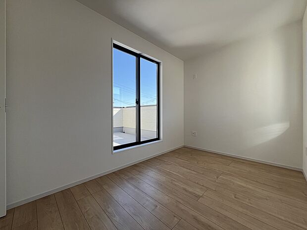 【洋室】洋室5帖 お子さまのお部屋としてもお使いいただけます