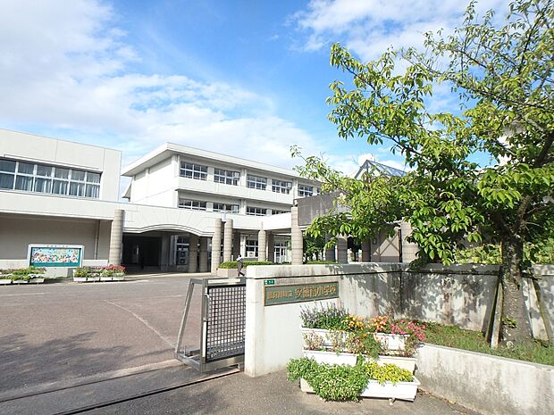 那珂川市立安徳南小学校（約550m・徒歩7分）