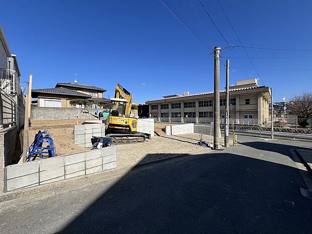 【前面道路含む現地写真】前面道路:南西側4.2m公道