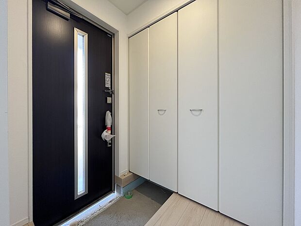 【玄関】シューズボックス付の玄関スペース(1号棟)