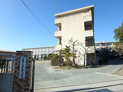 福岡市立舞松原小学校 130m(2分)