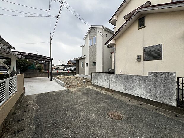 【前面道路含む現地写真】西側4.5m私道