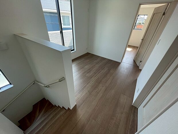 【その他内観】2階ホールには4.5帖のファミリースペースをご用意(C号棟)