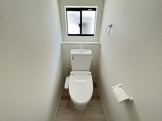 【トイレ】トイレは1、2階ともにございます ウォシュレット機能付き(1号棟)