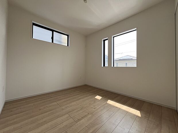 【洋室】洋室5.7帖　2階には洋室を4部屋ご用意いたしました(1号棟)