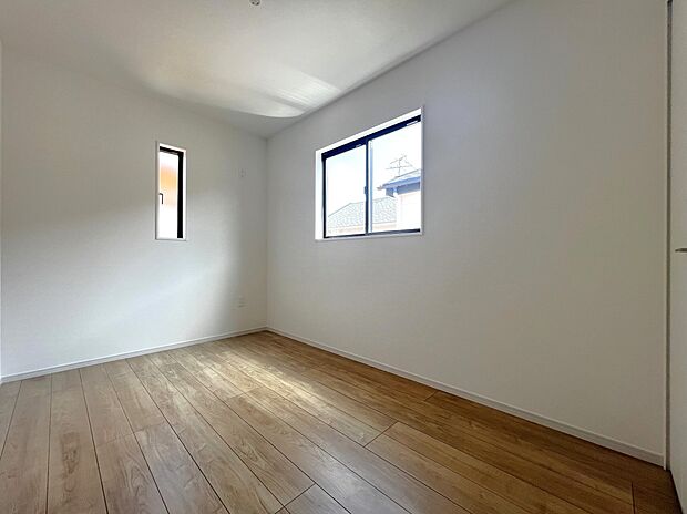 【同仕様写真(その他内観)】洋室4.8帖 1階に位置する居室です(同仕様)