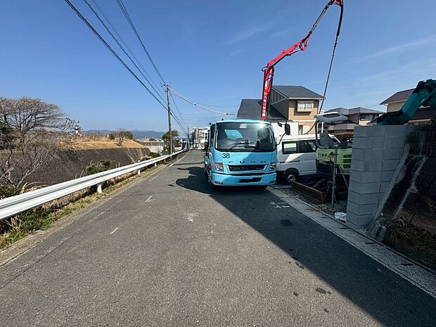 【前面道路含む現地写真】北側6m公道