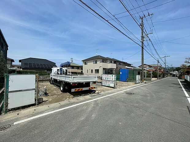 【前面道路含む現地写真】前面道路:南東側6m公道