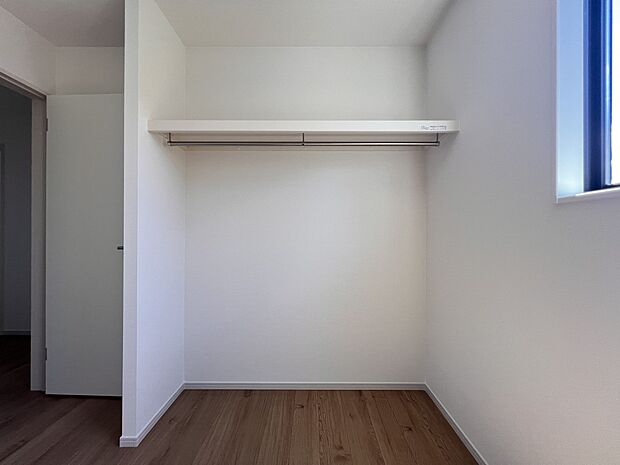 【同仕様写真(その他内観)】枕棚収納(同仕様)