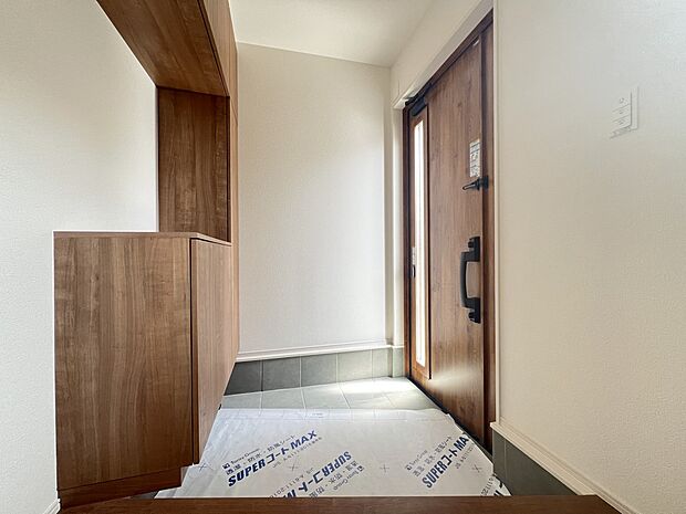 【玄関】シューズボックス付の玄関スペース(1号地)