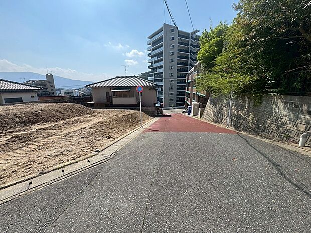 【前面道路含む現地写真】前面道路:北側6m公道