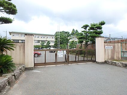 福岡市立早良中学校 110m(2分)