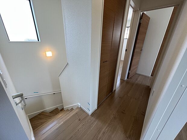 【その他内観】2階階段ホール部分