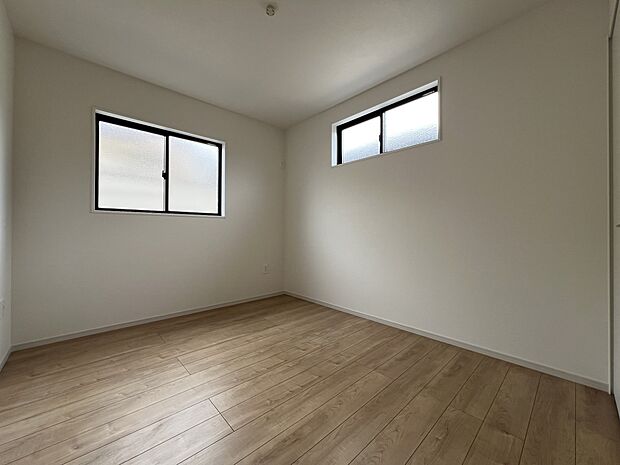 【洋室】洋室5.2帖 お子様のお部屋としてもお使いいただけます