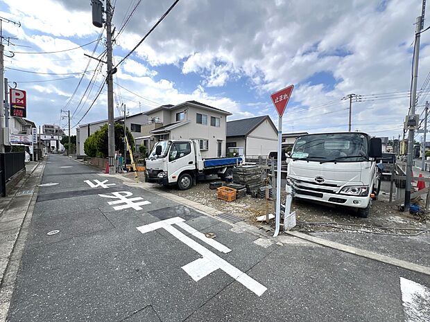 【前面道路含む現地写真】前面道路：南側4ｍ公道