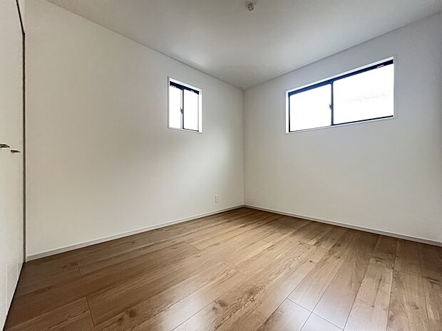 【洋室】洋室5.75帖　お子様のお部屋としてもお使いいただけます