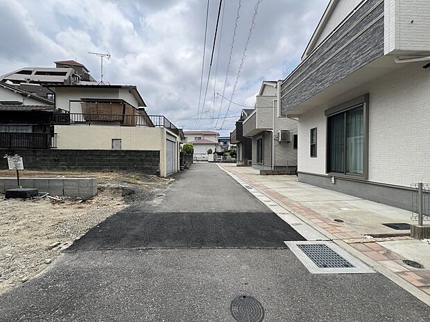 【前面道路含む現地写真】北側4m私道